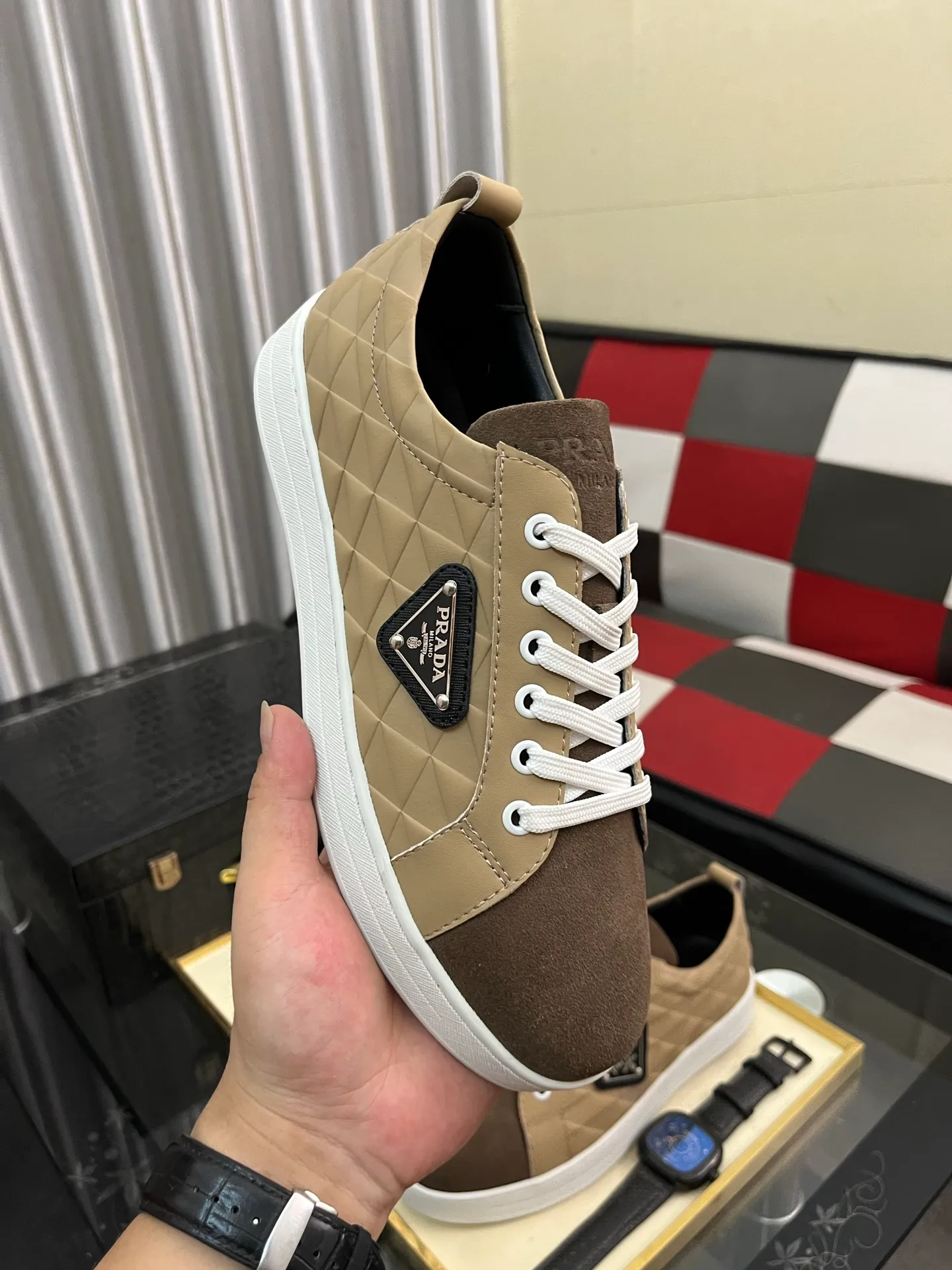 Men's shoes 💰440⌚️⌚️Prada•PRADA original quality.~ Unique modern style sneakers. 🏃A must-have casual shoe for trendy men😍😍 Original brand imported from Italy, imported original leather, sheep lining (refuses to discolor and grind feet) Sole: Original sole provided by the original factory, French lazy style design ⚠️Fit to the feet, original quality, super comfortable original sole. Code number: 38-444️⃣Colors available